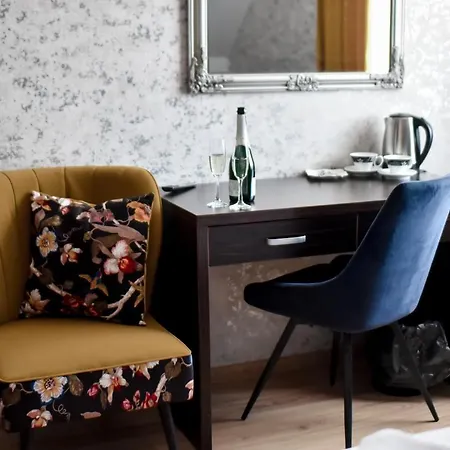 Jarzebinowy & Hotell