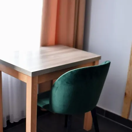 Jarzebinowy & Hotell *