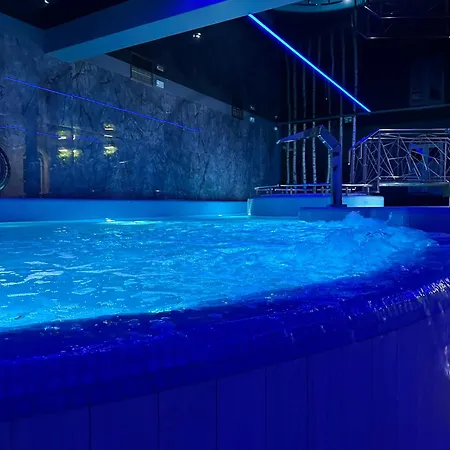 Szálloda Jarzebinowy & *