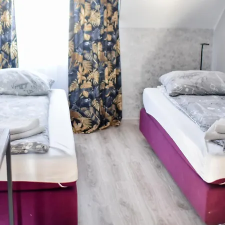 Szálloda Jarzebinowy &