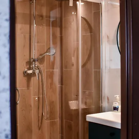 Szálloda Jarzebinowy &