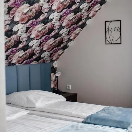 Jarzebinowy & Szálloda *