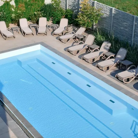 Szálloda Jarzebinowy &