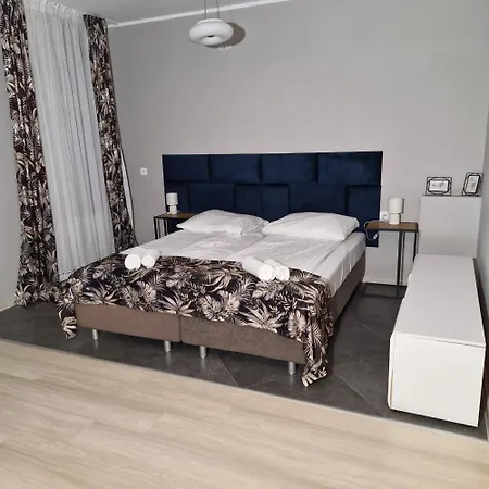 Jarzebinowy & Hotel *