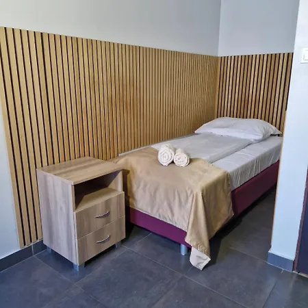 Hotel Jarzebinowy &