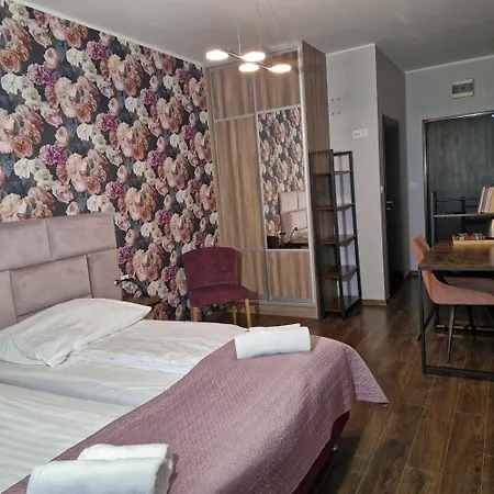 Jarzebinowy & Szálloda *