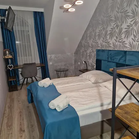 Szálloda Jarzebinowy &