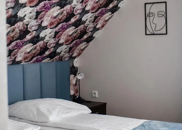 Jarzebinowy & Отель *