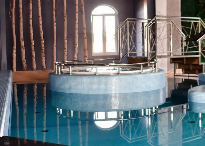 Jarzebinowy & Hotel *