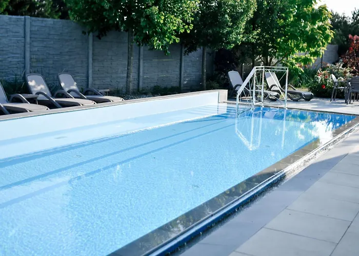 Jarzebinowy & Отель